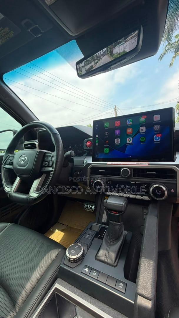 Toyota Tacoma 2024 Gold