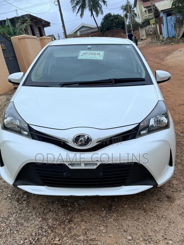 Toyota Vitz 1.3 AWD 5dr 2014 White