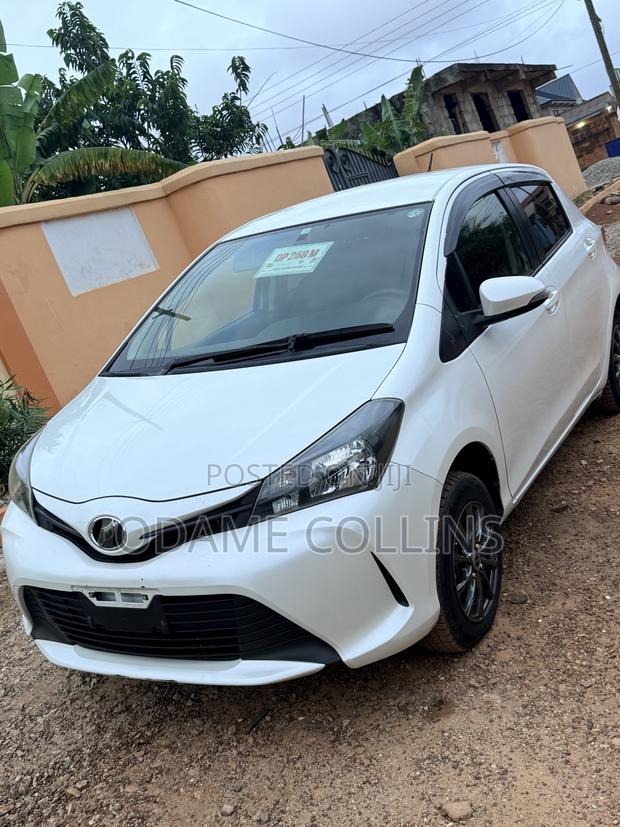 Toyota Vitz 1.3 AWD 5dr 2014 White