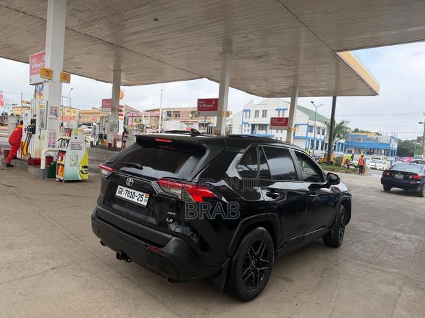 Toyota RAV4 LE AWD 2020 Black