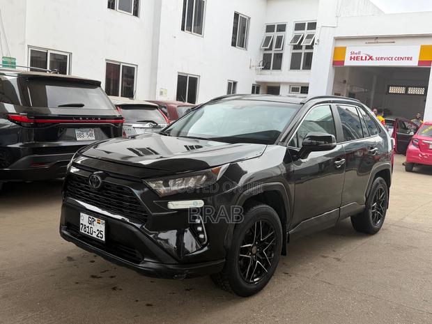 Toyota RAV4 LE AWD 2020 Black