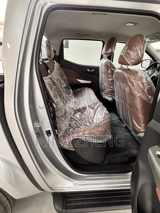 New Nissan Pick-Up 2025 Silver