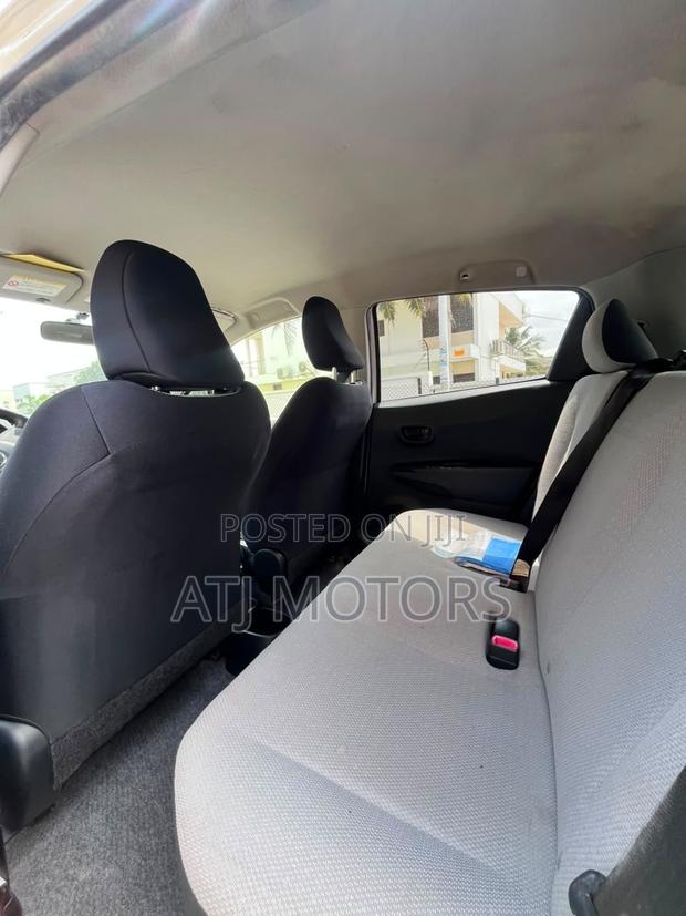 Toyota Vitz 2011 White