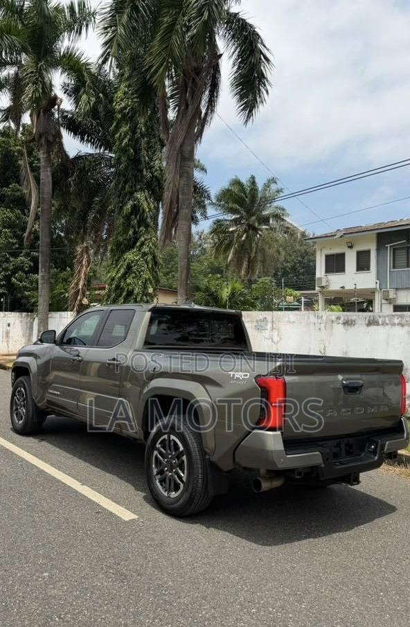 Toyota Tacoma 2024