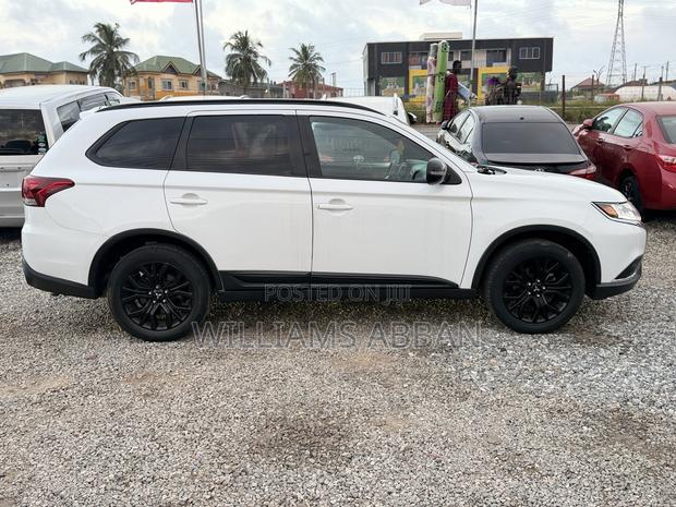Mitsubishi Outlander SE FWD 2019 White