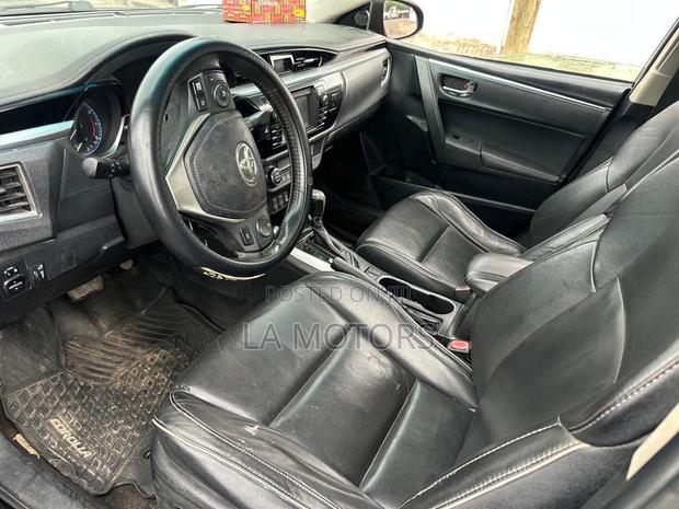 Toyota Corolla 2016 Black