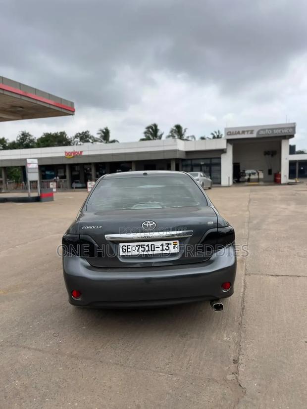Toyota Corolla 2010 Gray