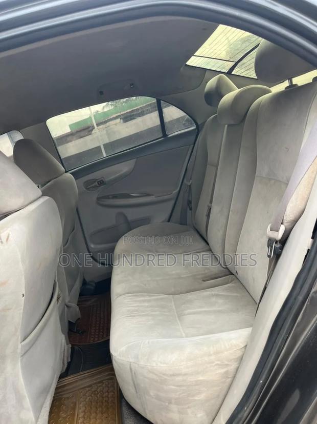 Toyota Corolla 2010 Gray