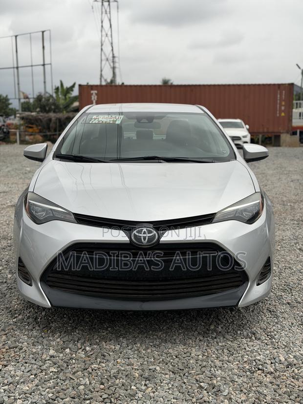 Toyota Corolla LE (1.8L 4cyl 2A) 2018 Gray