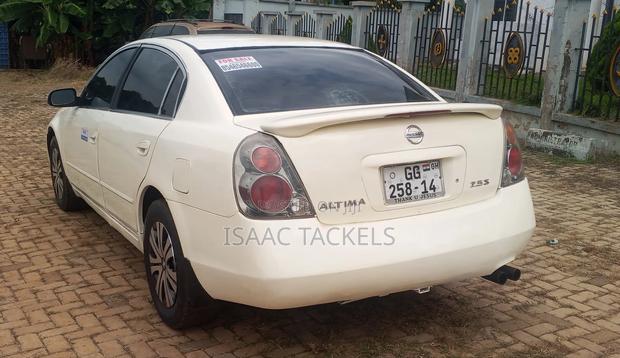 Nissan Altima 2012 White