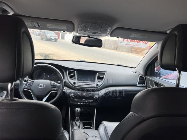 Hyundai Tucson 2017 Orange