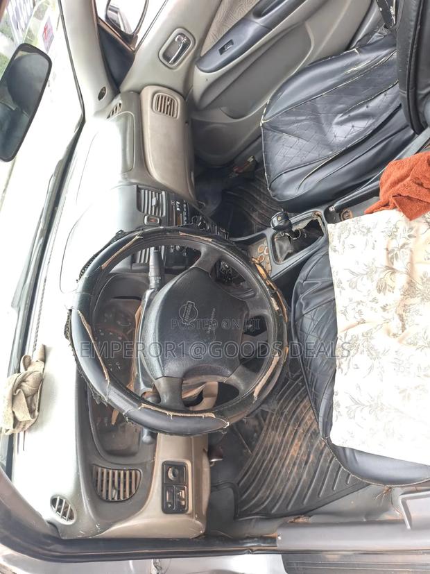 Nissan Almera 2005 Silver