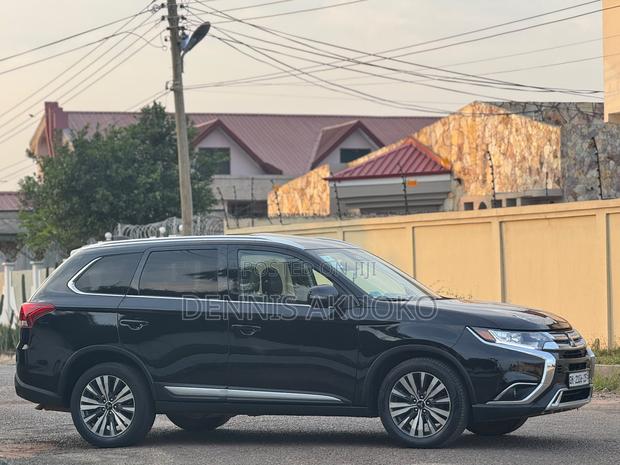 Mitsubishi Outlander 2020 Black