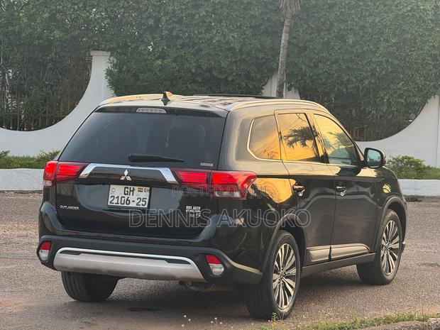 Mitsubishi Outlander 2020 Black