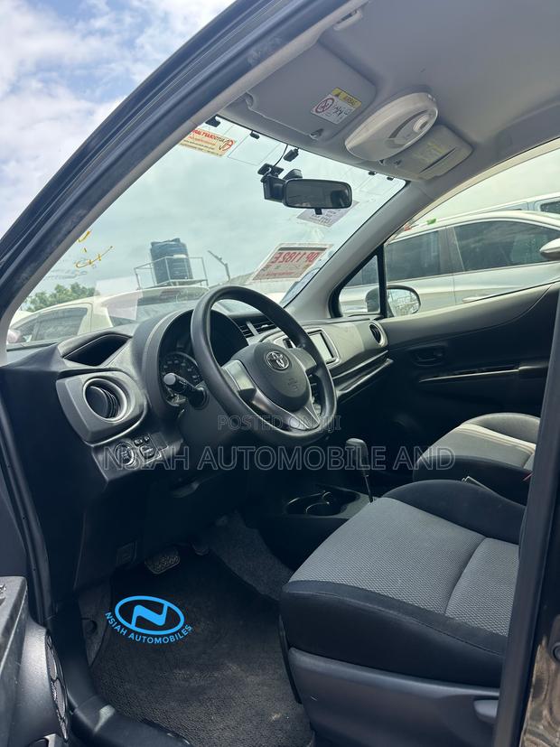 Toyota Vitz 2012 Black