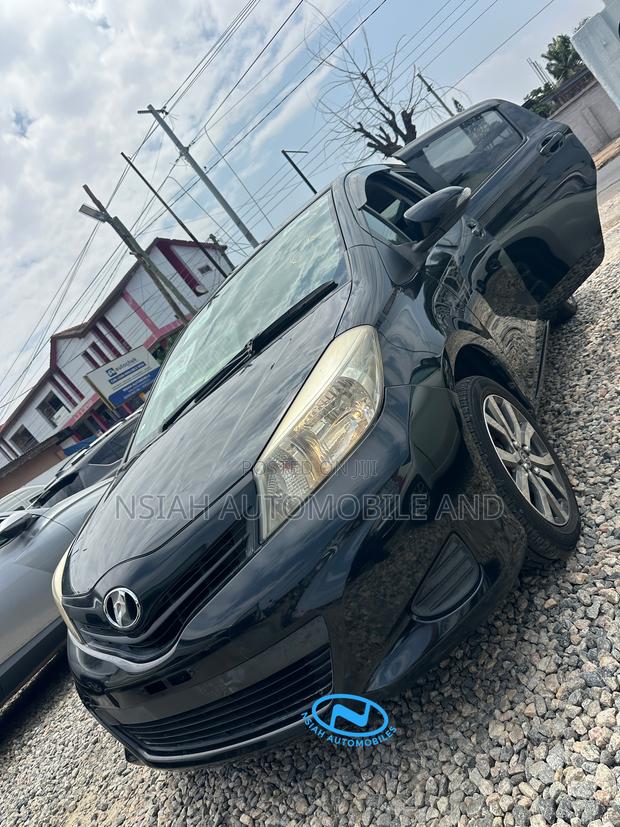 Toyota Vitz 2012 Black