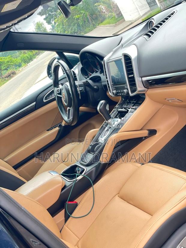 Porsche Cayenne Platinum Edition AWD 2018 Black