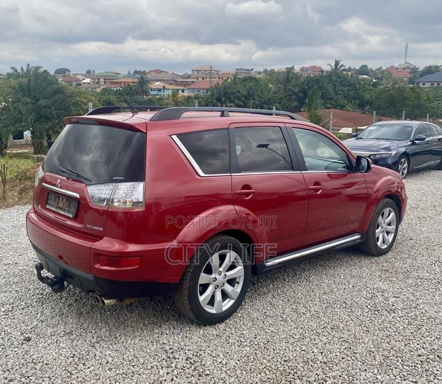 Mitsubishi Outlander 2012 Red