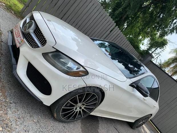 Mercedes-Benz C300 2017 Red