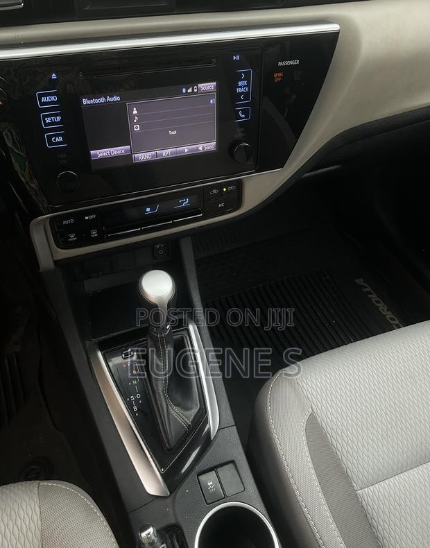 Toyota Corolla LE ECO 4dr Sedan (1.8L 4cyl CVT) 2017 White