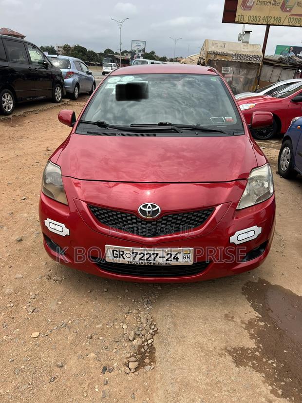 Toyota Yaris 2010 Red
