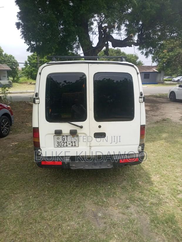 Nissan Sunny 2006 White