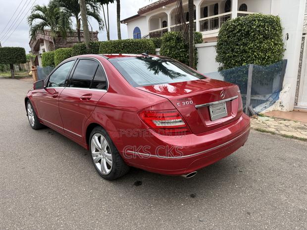 Mercedes-Benz C300 2010 Red