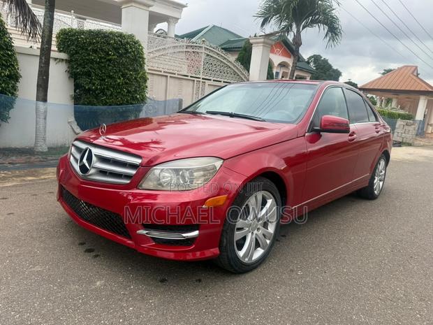 Mercedes-Benz C300 2010 Red