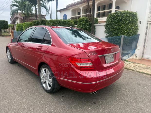 Mercedes-Benz C300 2010 Red