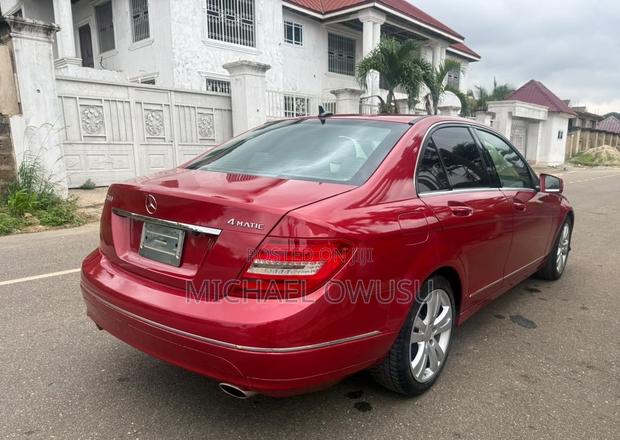 Mercedes-Benz C300 2010 Red