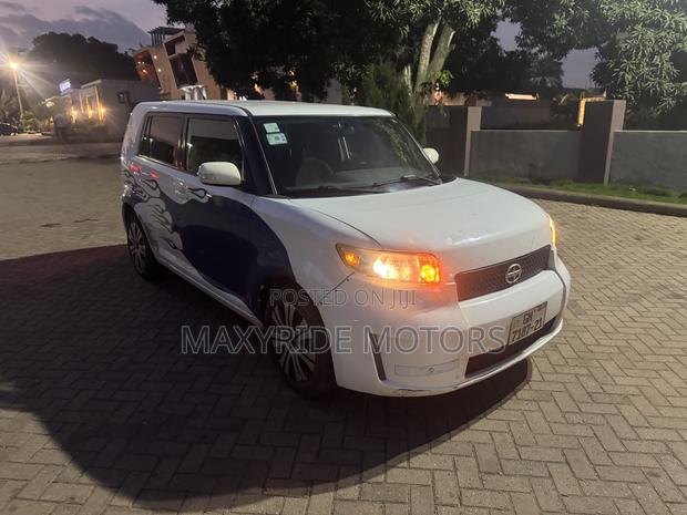Scion xB 2013 White