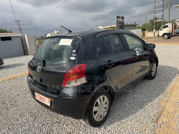 Toyota Vitz 2010 Black