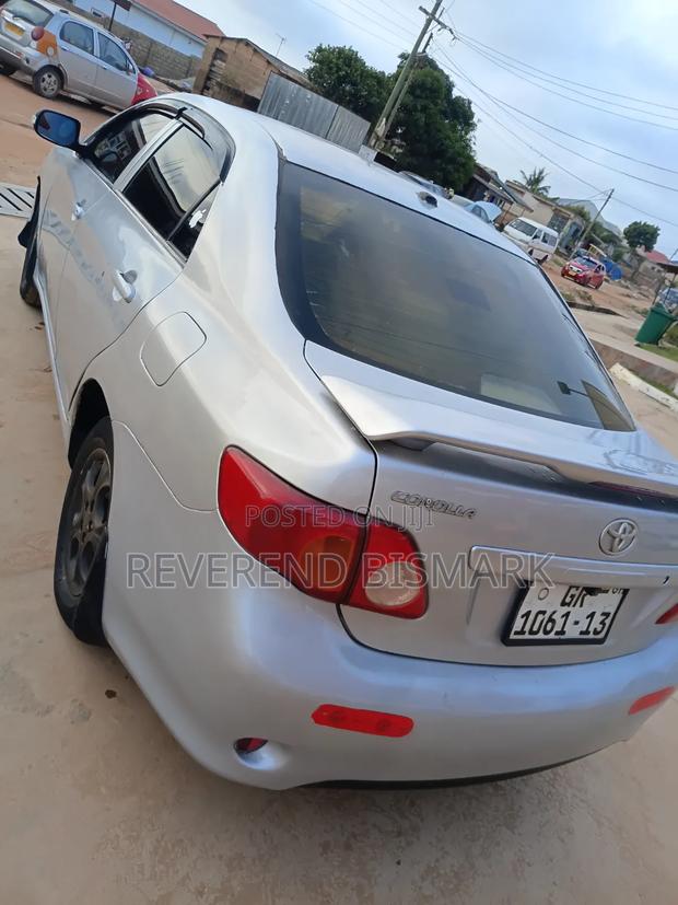 Toyota Corolla 2010 Silver