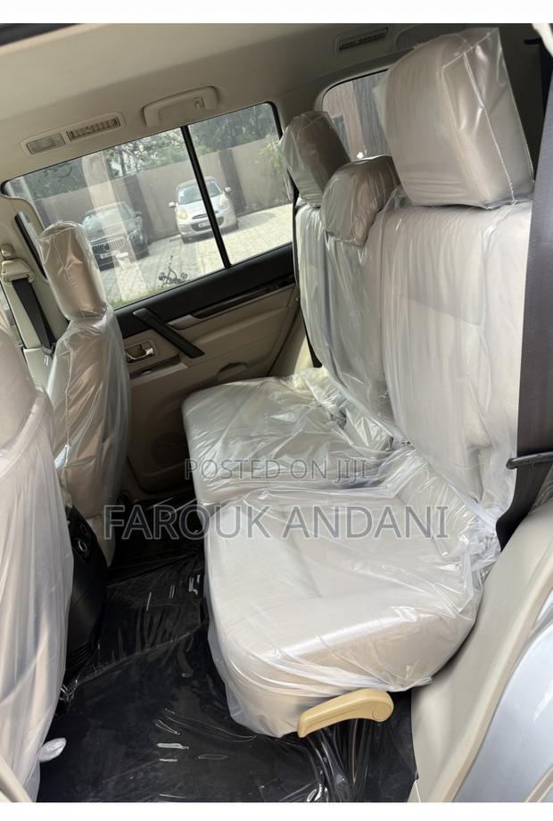 Mitsubishi Pajero 2017 Silver