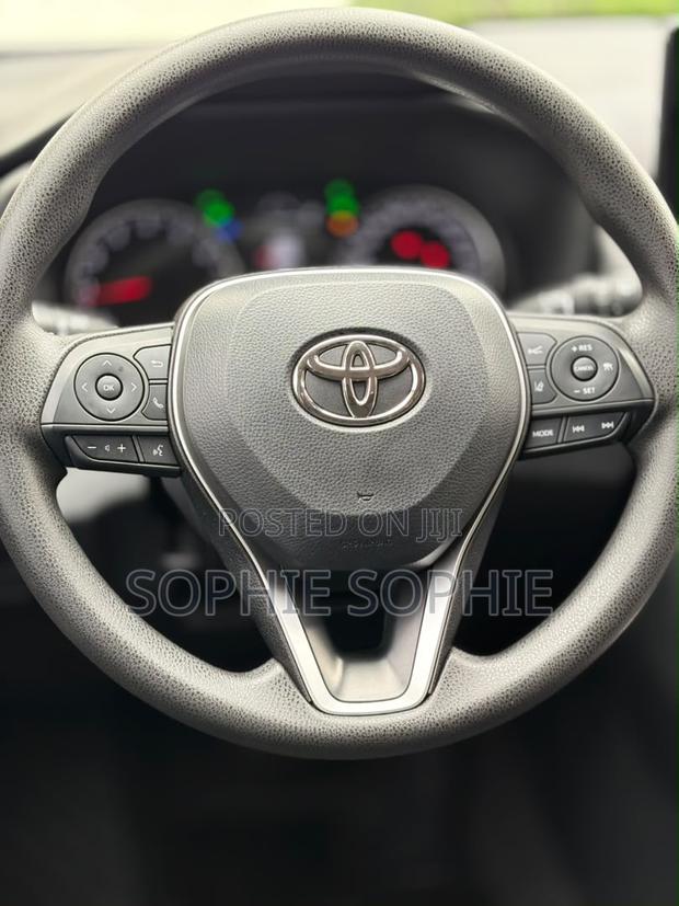 Toyota RAV4 LE AWD 2023 White