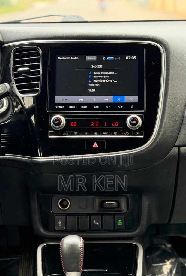 Mitsubishi Outlander LE S-AWC 2020 Gray