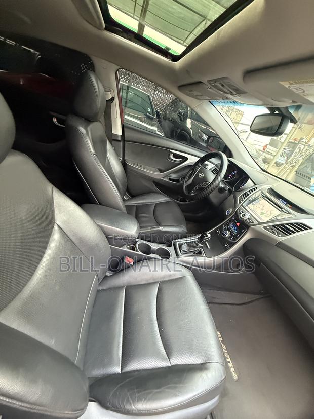 Hyundai Elantra Limited 4dr Sedan (1.8L 4cyl 6A) 2015 Red