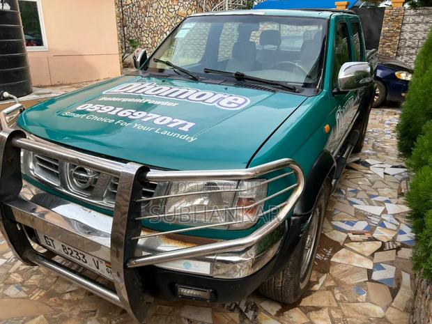 Nissan Hardbody 2004 Green