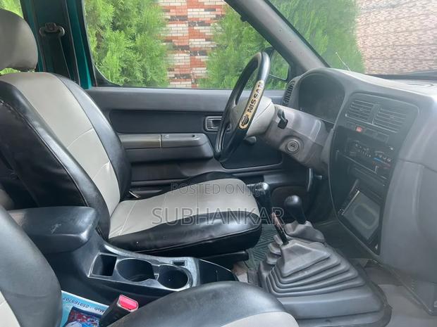 Nissan Hardbody 2004 Green