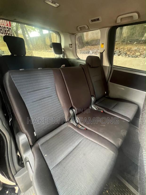 Toyota Voxy V 4WD 8-Seater 2013 Black