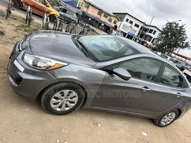 Hyundai Accent SE Sedan 2017 Gray