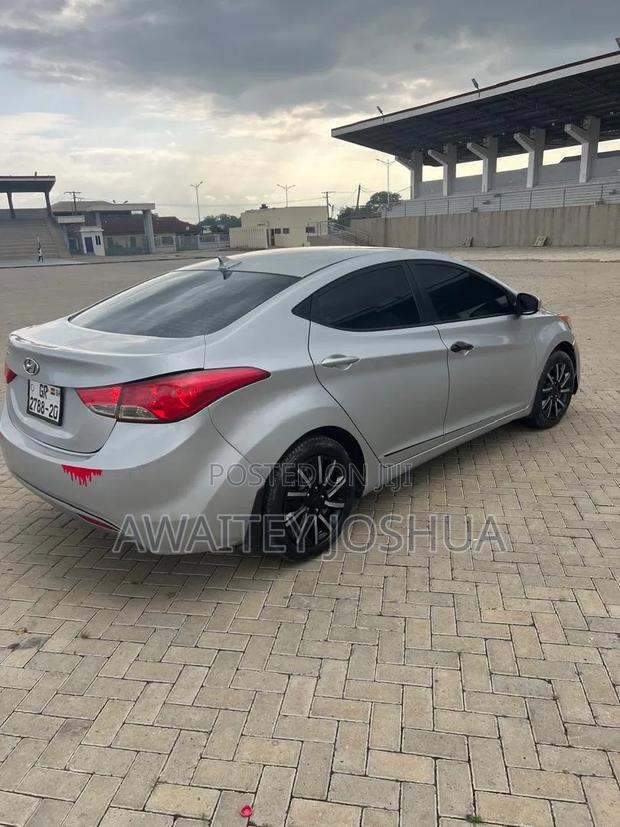 Hyundai Elantra 2013 Silver