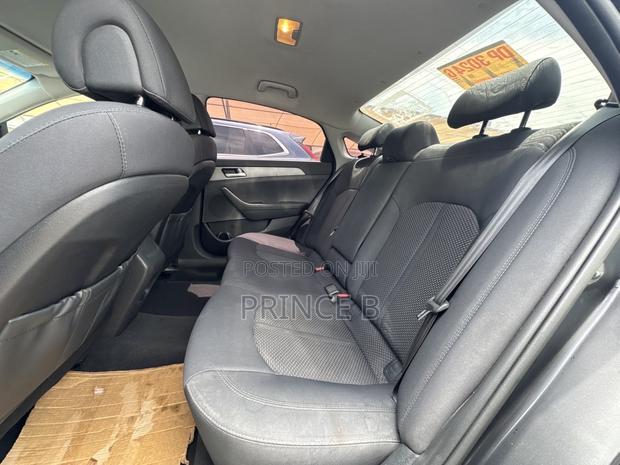 Hyundai Sonata Base Sedan FWD (2.4L 4cyl 6A) 2017 Black