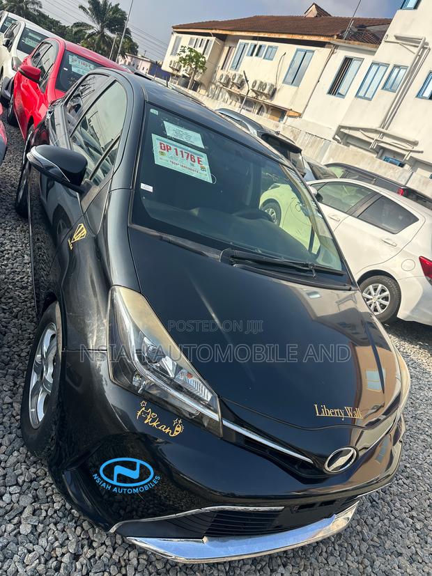 Toyota Vitz 2016 Black