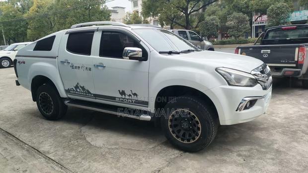Isuzu D-MAX 2019 White