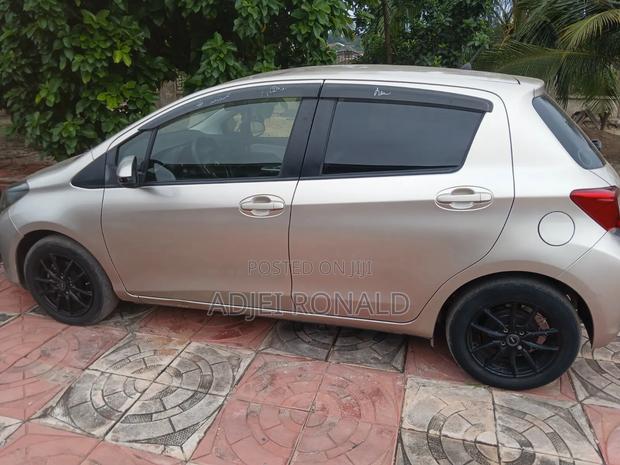 Toyota Vitz 2016 Gold