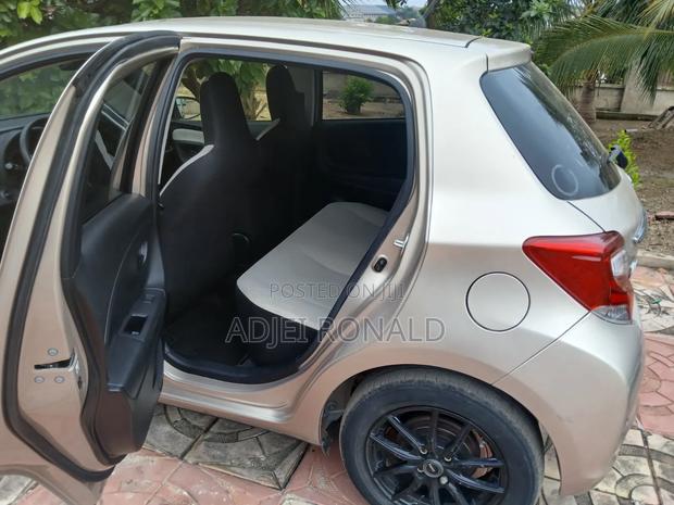 Toyota Vitz 2016 Gold