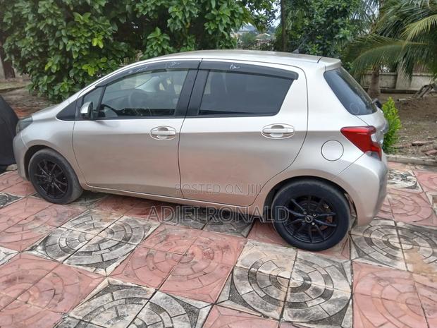 Toyota Vitz 2016 Gold