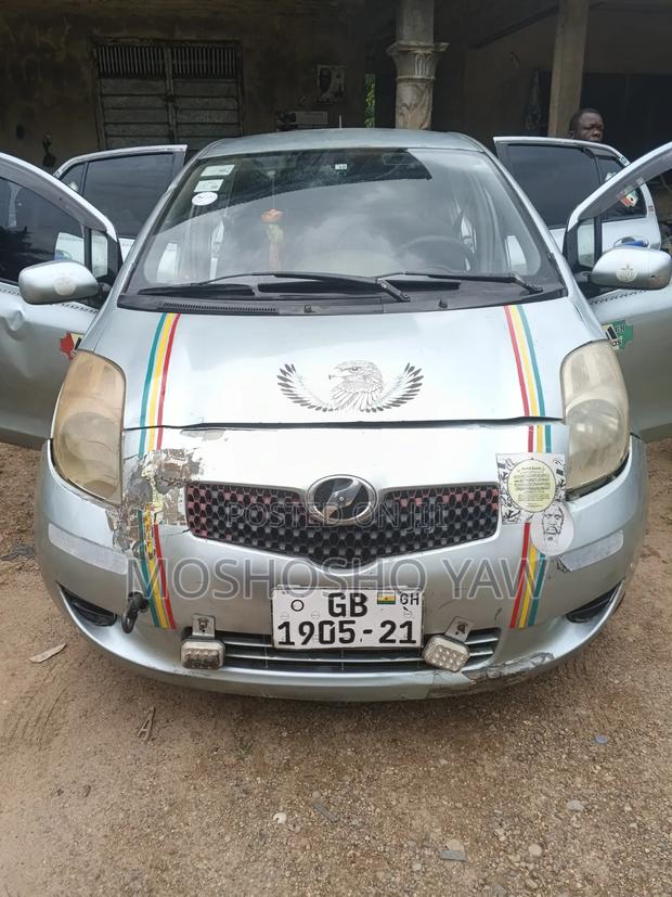 Toyota Vitz 2010 Green