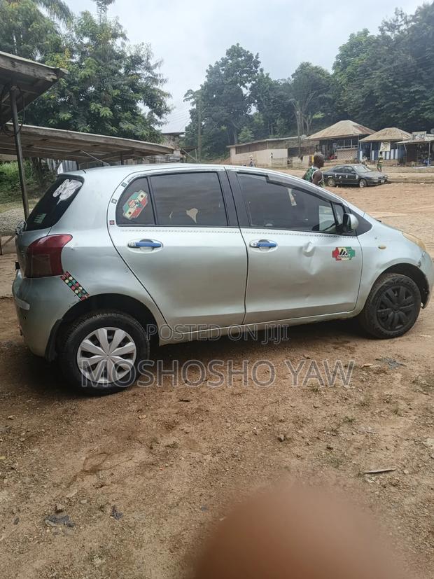 Toyota Vitz 2010 Green